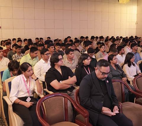 1:1 mentoring with industry leaders